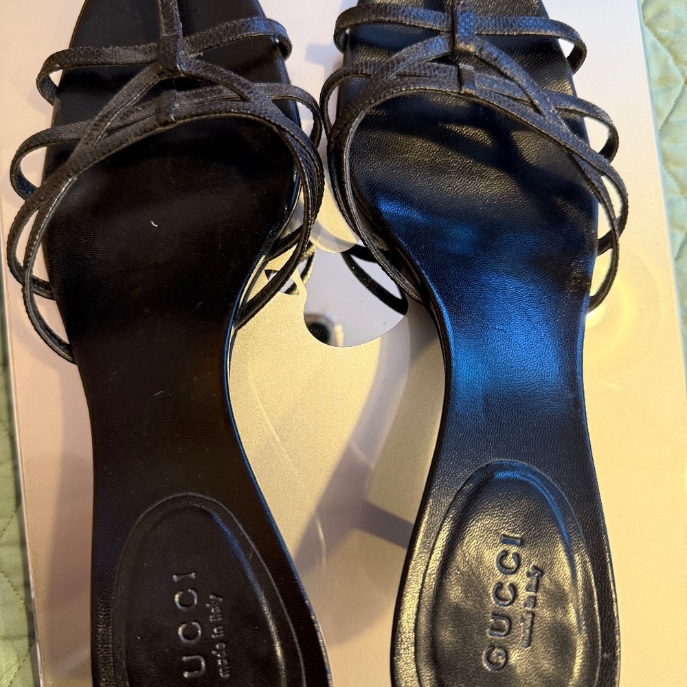 AUTHENTIC GUCCI BLACK STRAPY SANDAL WITH KITTEN HEEL